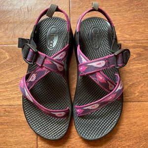 Chaco sandals z/1 big kid size 4